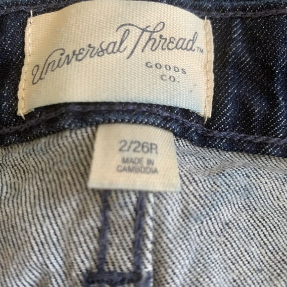 Universal Thread dark wash jean shorts size 2/26 - Picture 3 of 4